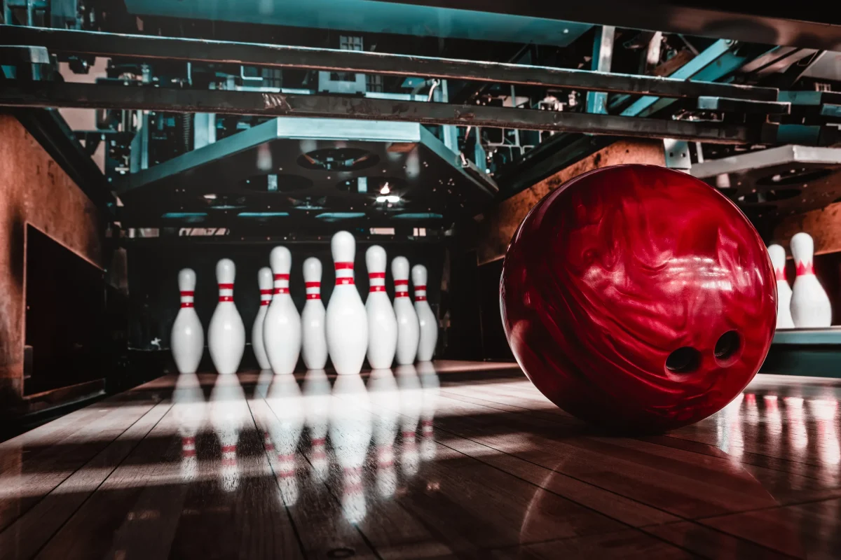 Why don't Minnesota colleges have bowling teams?